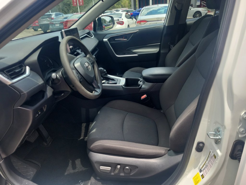 Certified 2025 Toyota RAV4 XLE FWD image 15