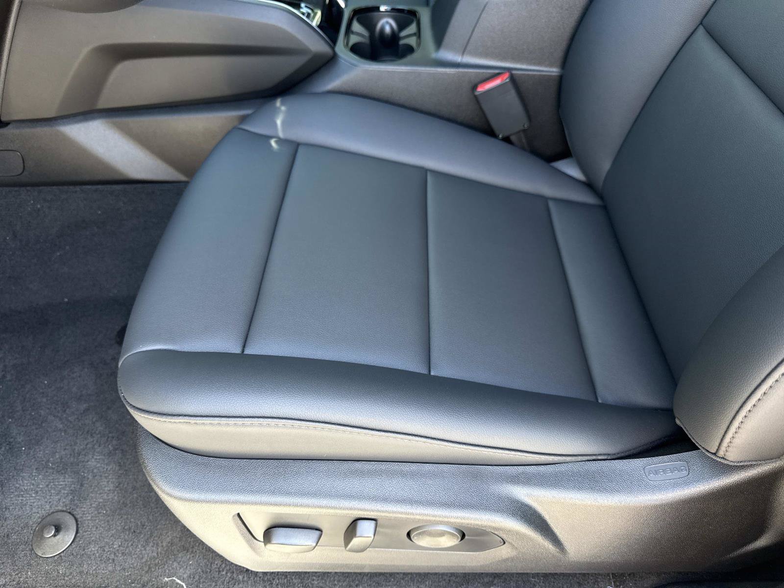 New 2026 Chevrolet Colorado Trail Boss w/ Midnight Edition AWD/4WD image 19