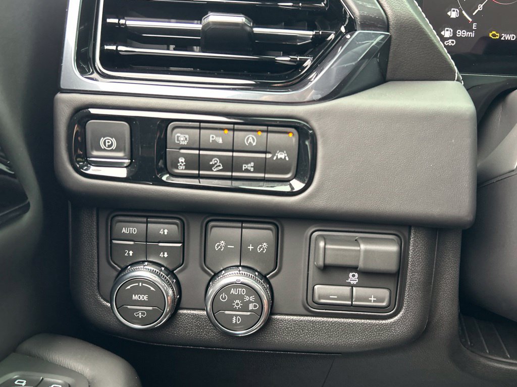 Used 2026 GMC Yukon AT4 Ultimate AWD/4WD image 7