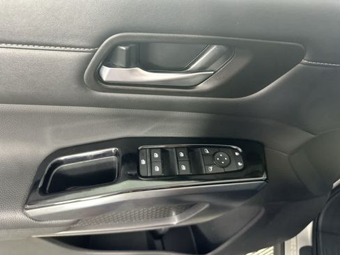 Used 2025 Nissan Pathfinder SL FWD image 21