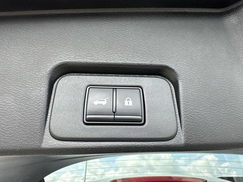 Used 2024 Nissan Rogue SV FWD image 11