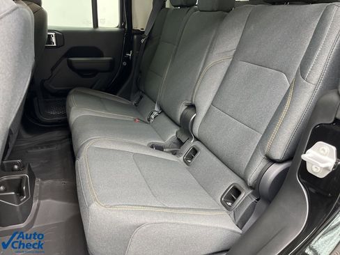 Used 2025 Jeep Gladiator Sport image 20