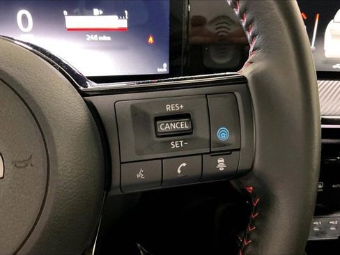 Used 2025 Nissan Kicks SR AWD/4WD image 19