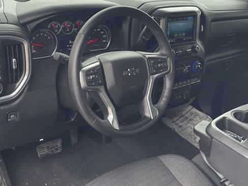 Used 2019 Chevrolet Silverado 1500 LT Trail Boss w/ Convenience Package image 2