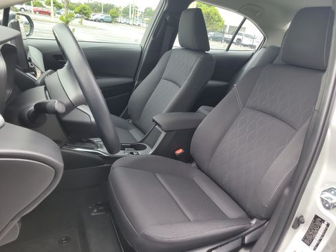 Used 2025 Toyota Corolla LE FWD image 19