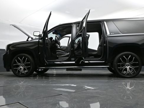 Used 2019 GMC Yukon XL SLT AWD/4WD image 36