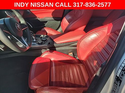 Used 2017 Alfa Romeo Giulia Ti w/ TI 19" Sport Package image 8