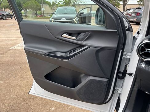 Used 2025 Chevrolet Equinox LT FWD image 20