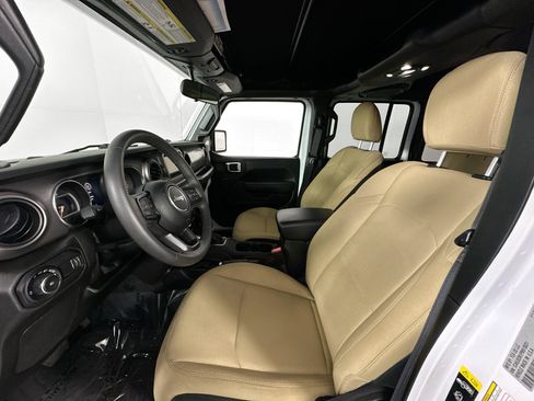 Used 2023 Jeep Wrangler Unlimited Sport AWD/4WD image 19