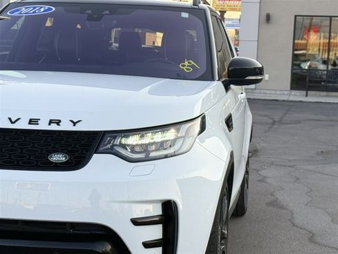Used 2018 Land Rover Discovery HSE image 10