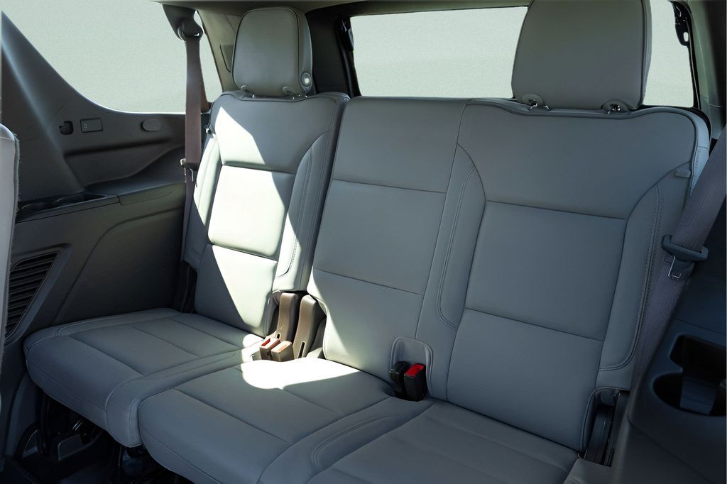 Used 2022 GMC Yukon SLT AWD/4WD image 18
