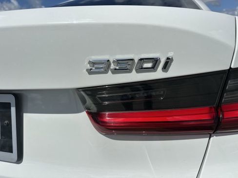 Used 2021 BMW 330i Sedan w/ Convenience Package RWD image 39