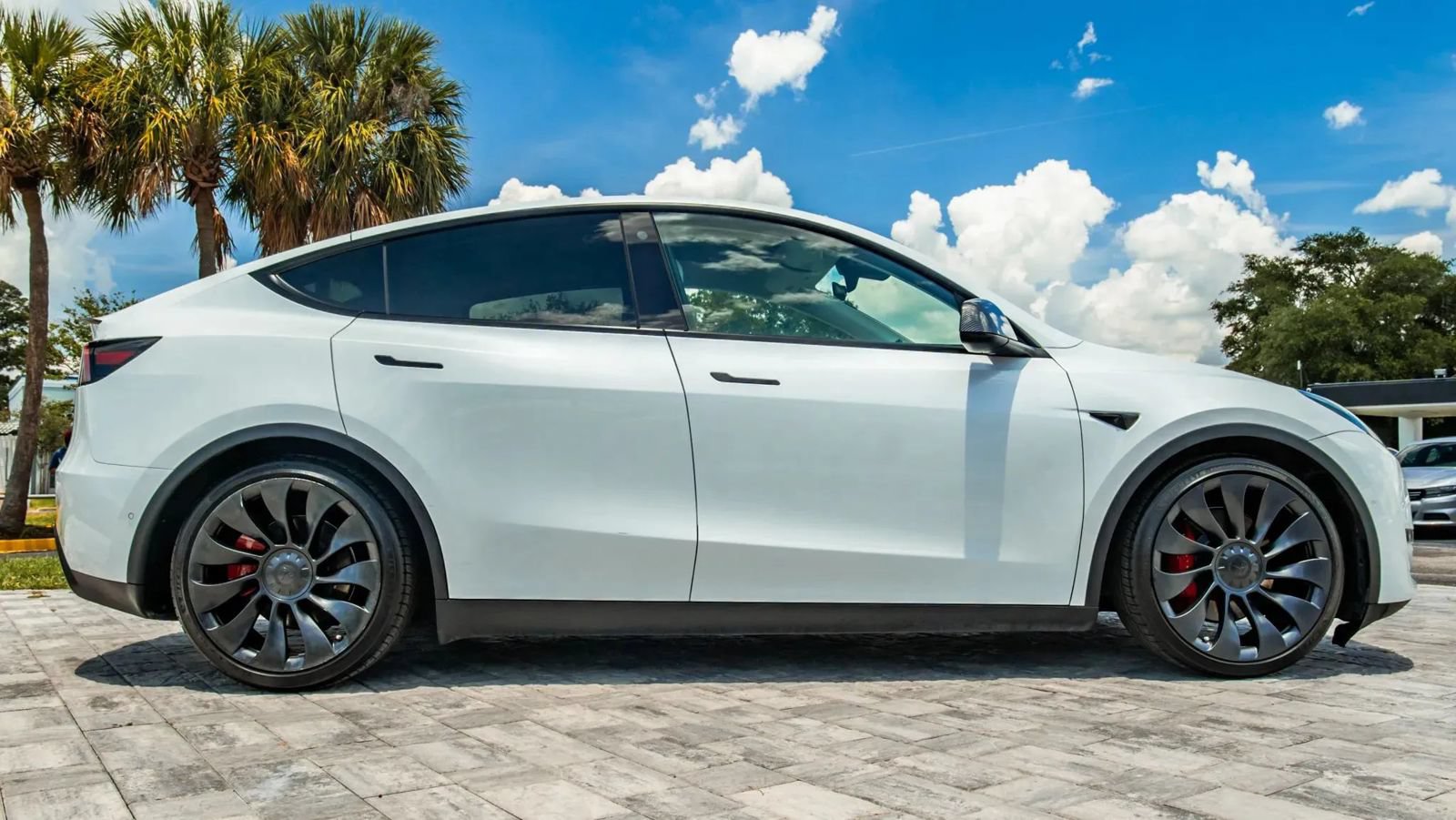 Used 2022 Tesla Model Y Performance AWD/4WD image 8