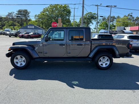 Used 2021 Jeep Gladiator Sport AWD/4WD image 5