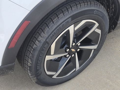 New 2026 Chevrolet Equinox EV LT image 6