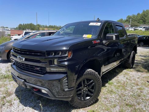 Used 2021 Chevrolet Silverado 1500 LT Trail Boss w/ Convenience Package II AWD/4WD image 3