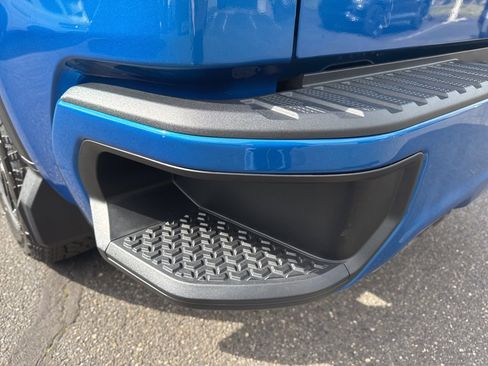 Used 2024 GMC Sierra 1500 Elevation w/ LPO, Elevation Black Package image 15