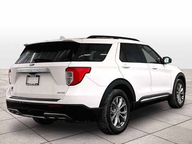 Used 2023 Ford Explorer XLT w/ Equipment Group 202A AWD/4WD image 11