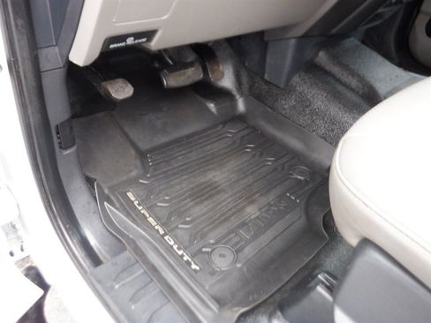 Used 2022 Ford F250 XL w/ Power Equipment Group image 12