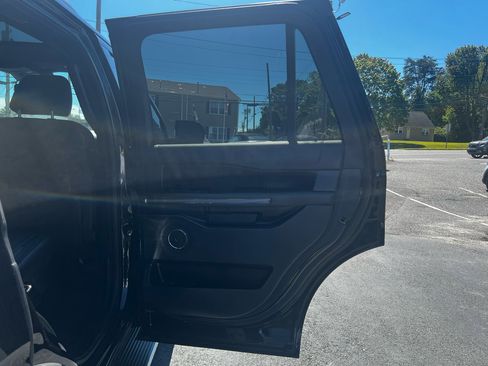 Used 2021 Ford Expedition XLT image 27