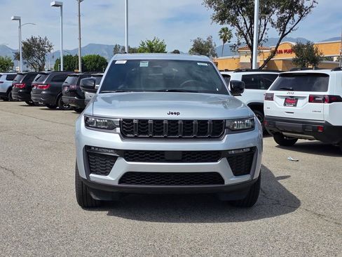 New 2026 Jeep Grand Cherokee L Limited w/ Limited Altitude Package AWD/4WD image 2