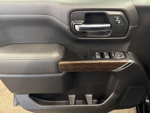Used 2019 GMC Sierra 1500 SLE w/ SLE Value Package AWD/4WD image 11
