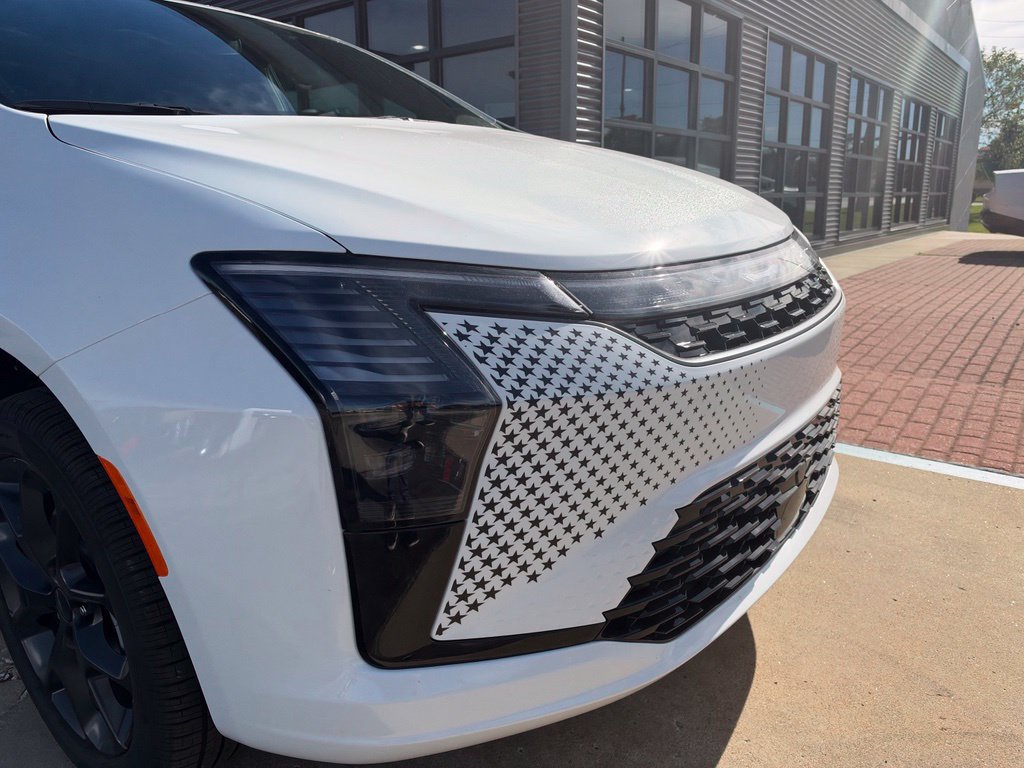 New 2027 Chrysler Pacifica Select AWD/4WD image 3