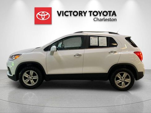 Used 2021 Chevrolet Equinox LT FWD image 2