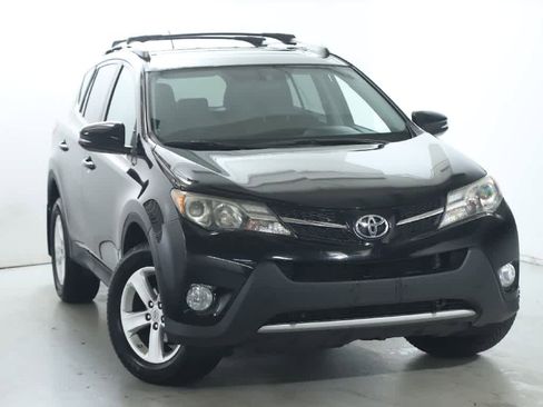 Used 2014 Toyota RAV4 XLE AWD/4WD image 2