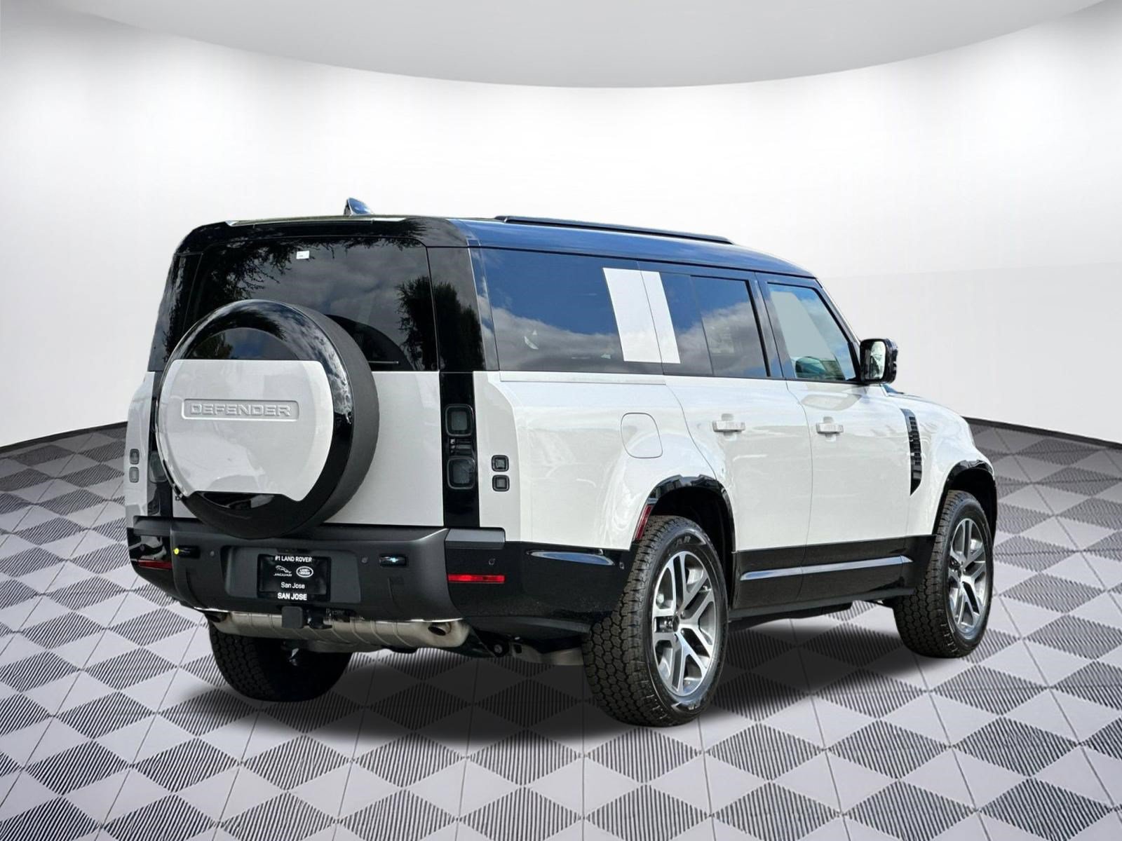 New 2026 Land Rover Defender 130 X-Dynamic SE AWD/4WD image 9