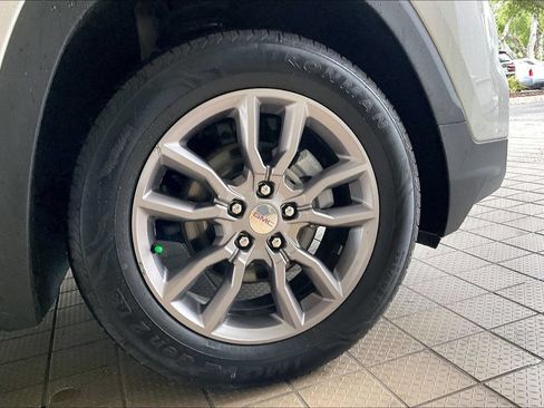 Used 2024 GMC Terrain SLT AWD/4WD image 34