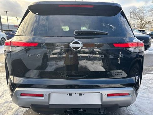 New 2025 Nissan Pathfinder Platinum image 4