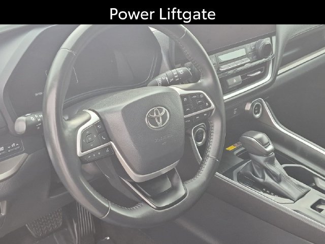 Used 2025 Toyota Grand Highlander AWD image 12