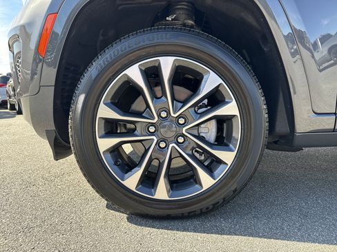 New 2025 Jeep Grand Cherokee L Overland w/ Luxury Tech Group IV AWD/4WD image 14