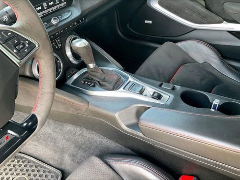 Used 2018 Chevrolet Camaro ZL1 RWD image 22