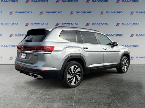 Used 2024 Volkswagen Atlas SE AWD/4WD image 5