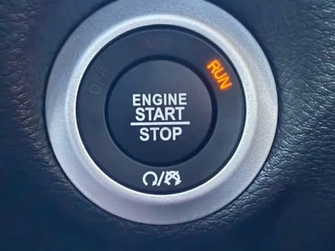 New 2026 Chrysler Pacifica Select AWD/4WD image 25