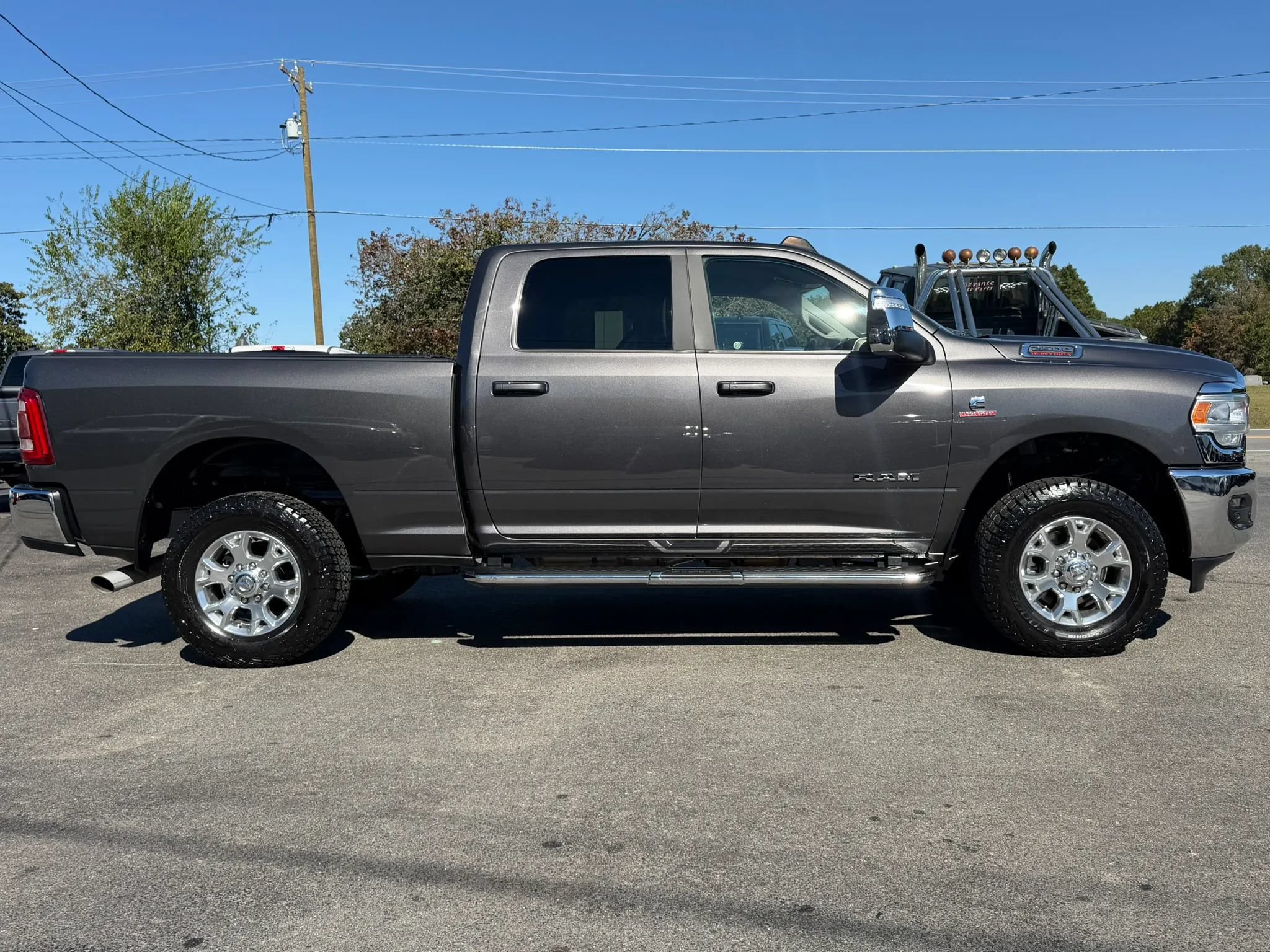 Used 2023 RAM 2500 Laramie AWD/4WD image 4