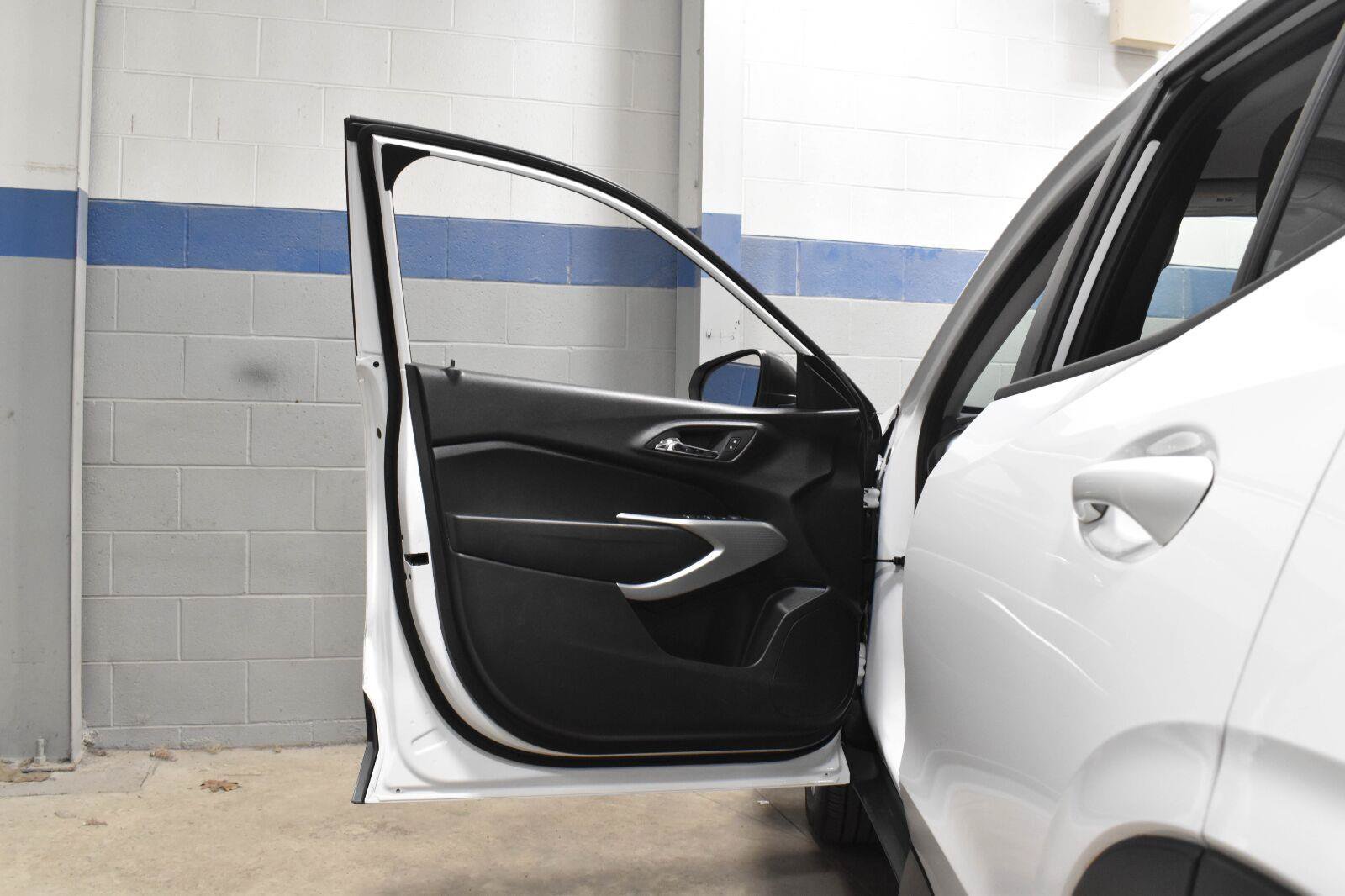 Used 2024 Chevrolet Trax LS FWD image 9