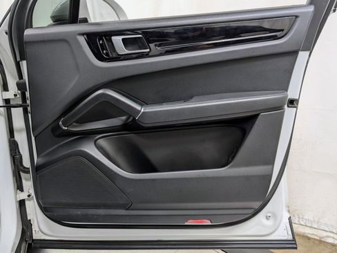 Used 2019 Porsche Cayenne image 22