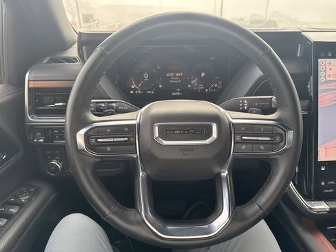 Used 2025 GMC Yukon XL Denali image 19