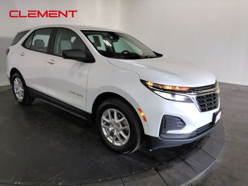 Used 2022 Chevrolet Equinox LS w/ LPO, Floor Liner Package image 4