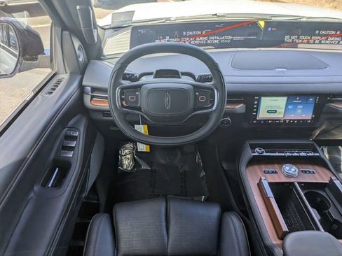 New 2026 Lincoln Navigator L Black Label AWD/4WD image 15
