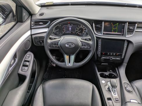 Used 2020 INFINITI QX50 Luxe w/ Navigation Package FWD image 16