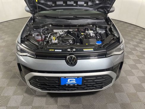 Used 2025 Volkswagen Taos SE AWD/4WD image 25