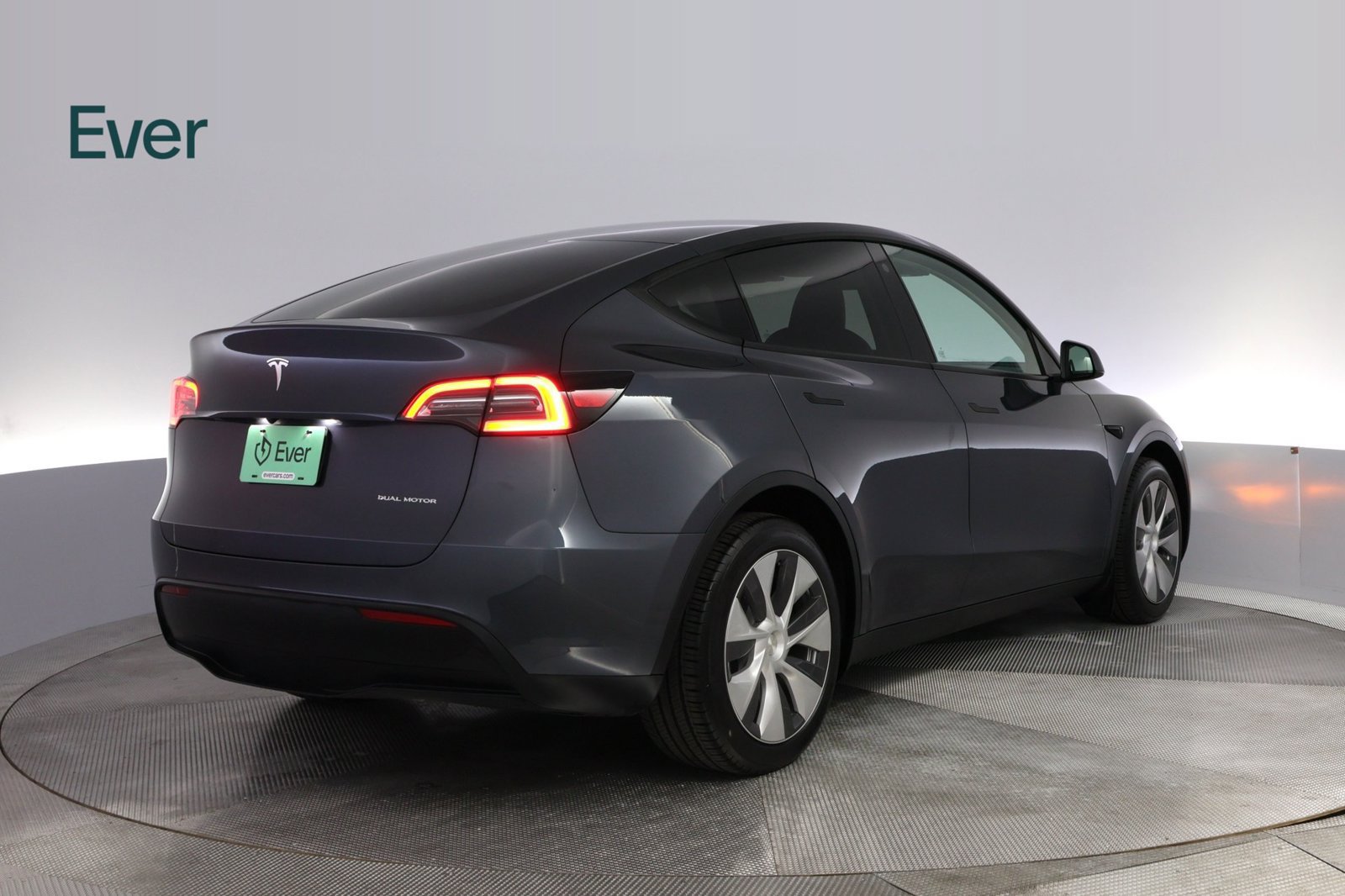 Used 2023 Tesla Model Y Long Range AWD/4WD image 3