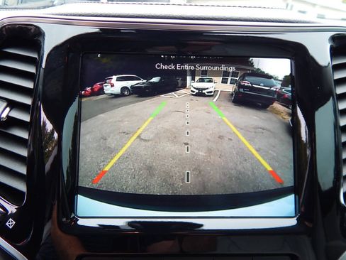 Used 2020 Jeep Cherokee Limited AWD/4WD image 18