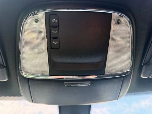 Used 2020 Dodge Charger SXT w/ Leather Interior Group RWD image 18
