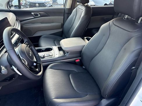 Used 2026 Kia Carnival LXS image 16