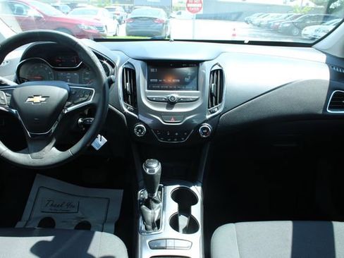 Used 2016 Chevrolet Cruze LT FWD image 16